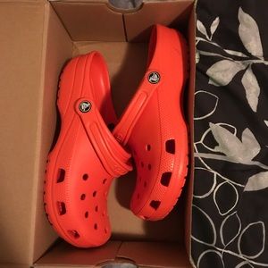 crocs